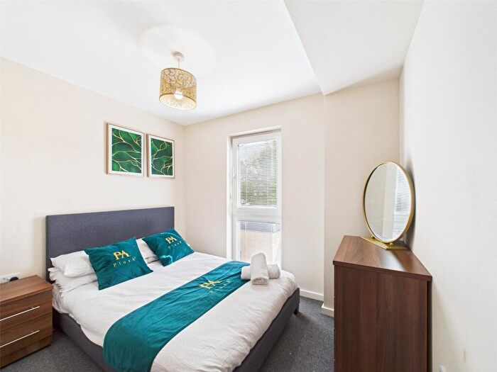 2 Bedroom Apartment To Rent In City Road, Manchester, M15