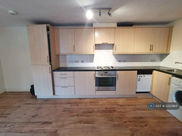 2 Bedroom Flat To Rent In Daneholme Close, Daventry, NN11