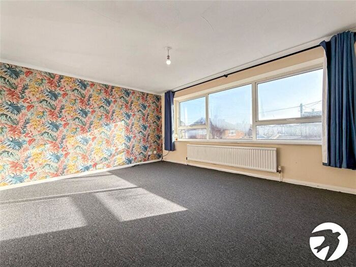 3 Bedroom Maisonette To Rent In Forge Lane, Upchurch, Sittingbourne, Kent, ME9