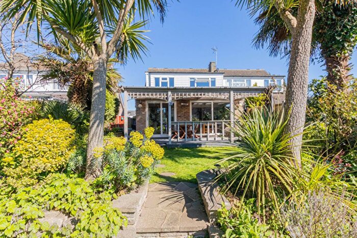 3 Bedroom Semi Detached House For Sale In Greenacres, Colchester, CO4