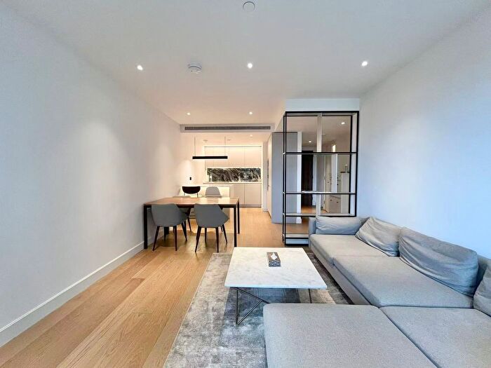 2 Bedroom Flat To Rent In Fountain Park Way, London, W12