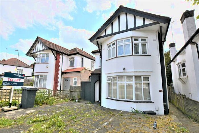 3 Bedroom Flat To Rent In Hendale Avenue, London, NW4