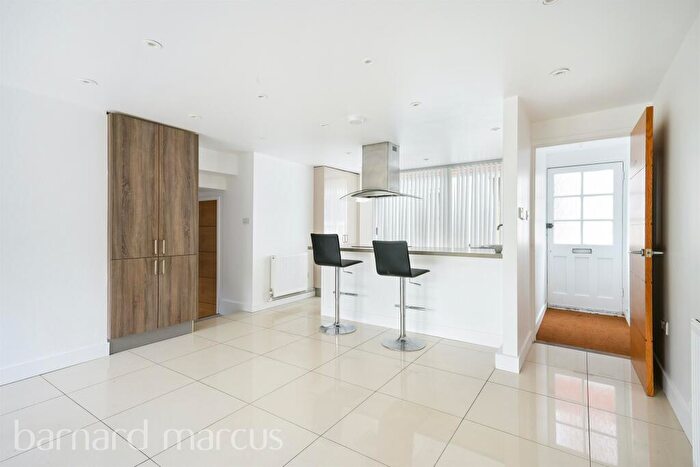 1 Bedroom Apartment For Sale In Dene Street, Dorking, RH4