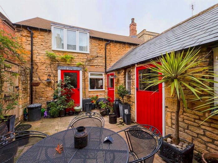 2 Bedroom Property To Rent In High Street, Moreton-In-Marsh, GL56