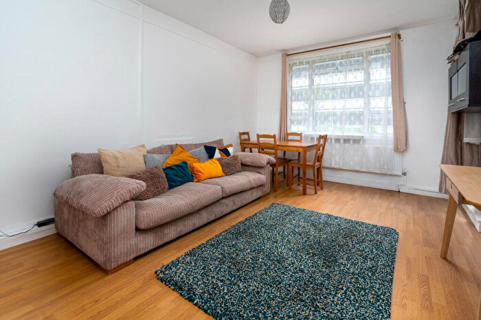 2 Bedroom Apartment To Rent In Priory Green Estate, London, N1