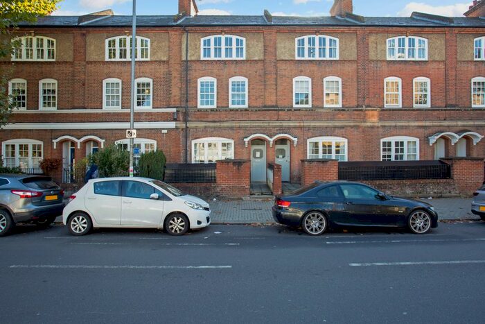 1 Bedroom Flat To Rent In Magdalen Road, Earlsfield, SW18