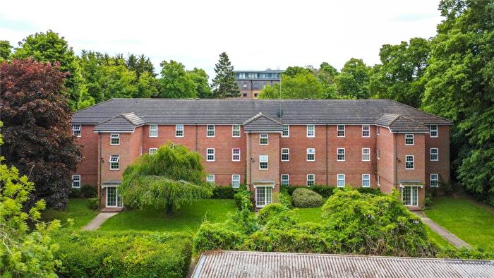 2 Bedroom Apartment For Sale In Westcote Road, Reading, Berkshire, RG30