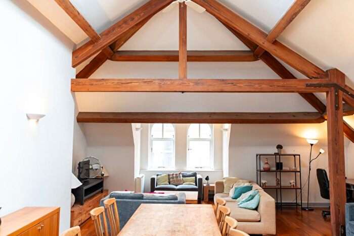 3 Bedroom Flat To Rent In Whitworth House, Whitworth Street, Manchester, Greater Manchester, M1