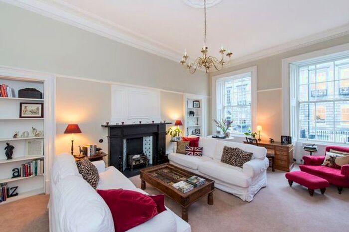 4 Bedroom Town House To Rent In Alva Street, West End, Edinburgh, EH2