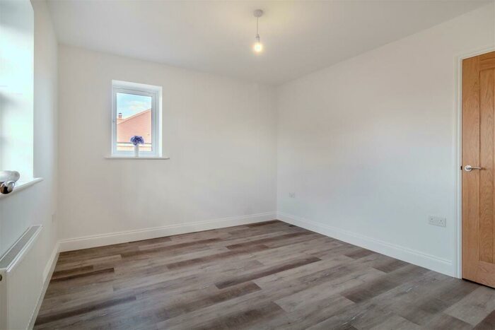 2 Bedroom Detached Bungalow For Sale In Bure Gardens, Coltishall, Norwich, NR12