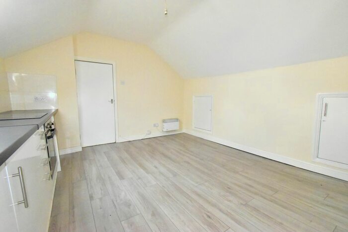 1 Bedroom Flat To Rent In Flat, Nottingham Road, Eastwood, NG16