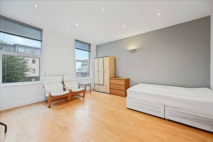 1 Bedroom Studio To Rent In Streatham High Road, London, SW16