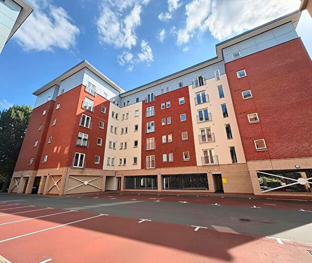2 Bedroom Flat To Rent In Walker House, Elmira Way, Salford, M5