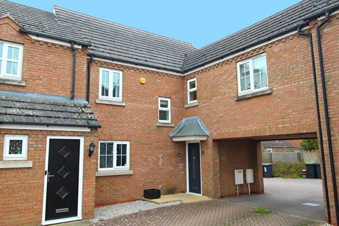 3 Bedroom Terraced House For Sale In Goldfinch Drive, Sandy, SG19