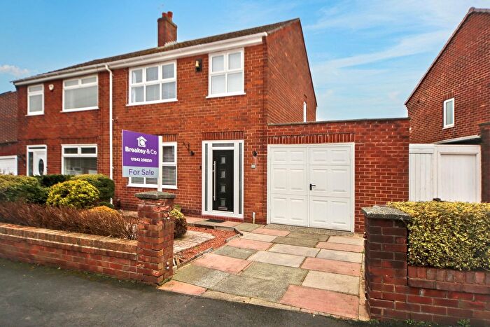 3 Bedroom Semi Detached House For Sale In Marus Avenue, Wigan, WN3