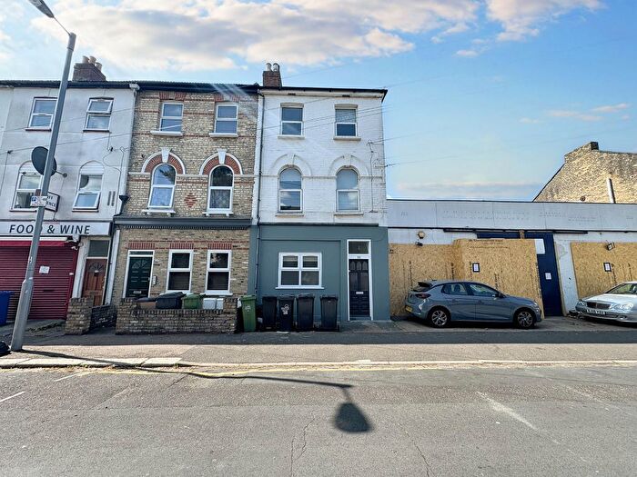 1 Bedroom Flat To Rent In Langthorne Road, Leytonstone, E11