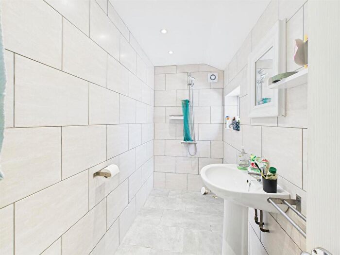 3 Bedroom Terraced House For Sale In Herbert Street, Loughborough, LE11