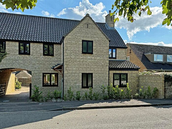 4 Bedroom Detached House For Sale In Wood Road, Kings Cliffe, PE8