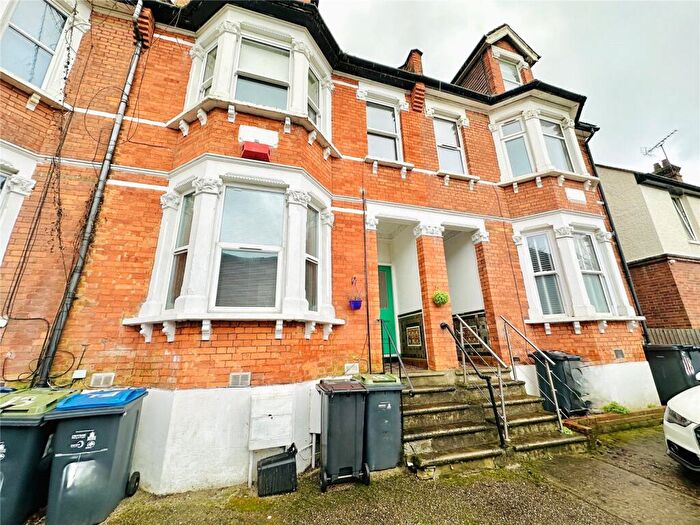 1 Bedroom Apartment For Sale In Temple Road, East Croydon, CR0