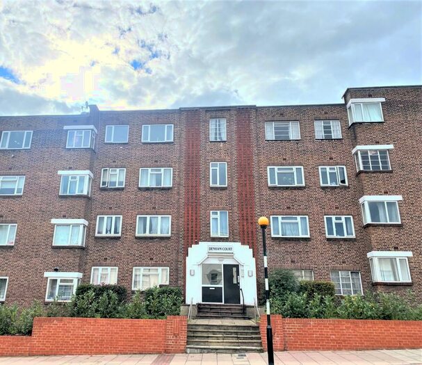 2 Bedroom Apartment To Rent In Denham Court, Kirkdale, Sydenham, London, SE26