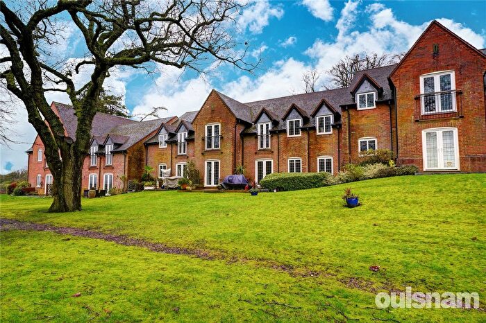 2 Bedroom Flat For Sale In Lea End Lane, Birmingham, Worcestershire, B38