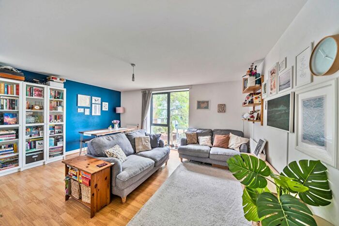 3 Bedroom Flat For Sale In Salk Close, Frost Court, NW9