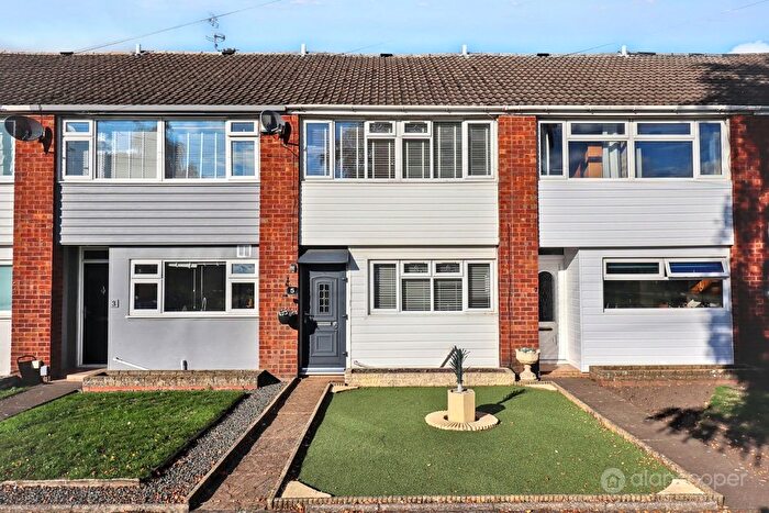 3 Bedroom Terraced House For Sale In Warwick Green, Bulkington, CV12