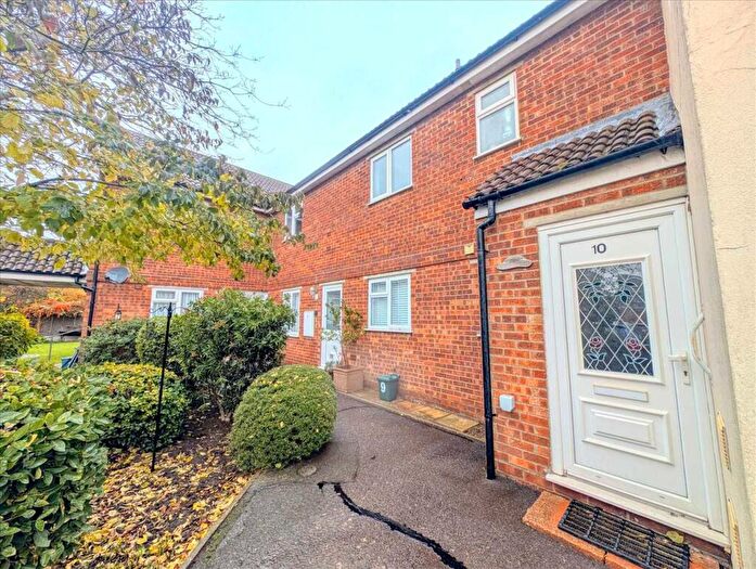 2 Bedroom Maisonette For Sale In Queens Mews, High Street, West Mersea, Colchester, CO5