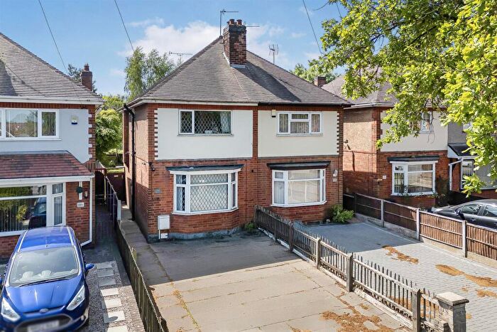 3 Bedroom Semi-Detached House For Sale In Arbury Road, Nuneaton, CV10