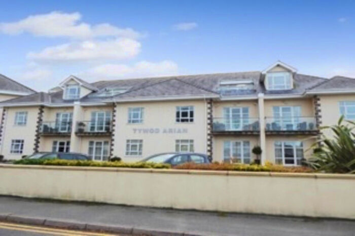 5 Bedroom Penthouse For Sale In Lon Golff, Pwllheli, LL53