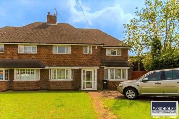 4 Bedroom Semi-Detached House To Rent In Barber Close, London, N21