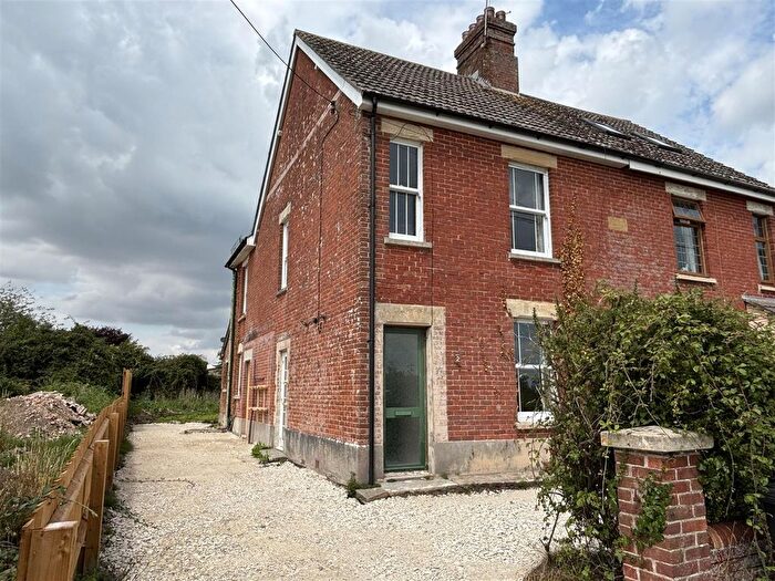 3 Bedroom Semi-Detached House For Sale In Dorchester Road, Lytchett Minster, Poole, BH16