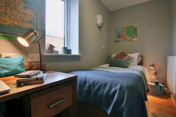 1 Bedroom Flat To Rent In Students - Curzon Point, The Common, Hertfordshire, AL10