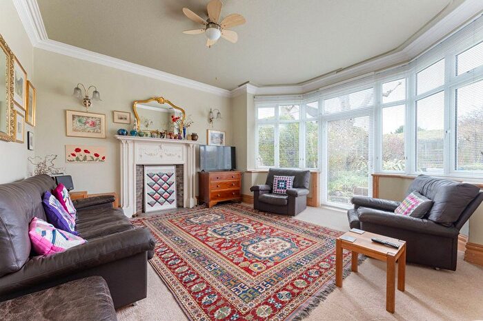 5 Bedroom Detached House For Sale In Chalgrove Road, Sutton, SM2