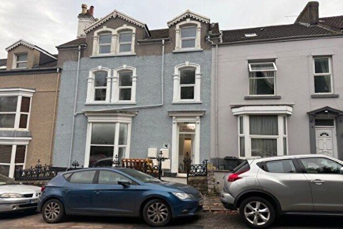 3 Bedroom Flat To Rent In Carlton Terrace, Swansea, SA1