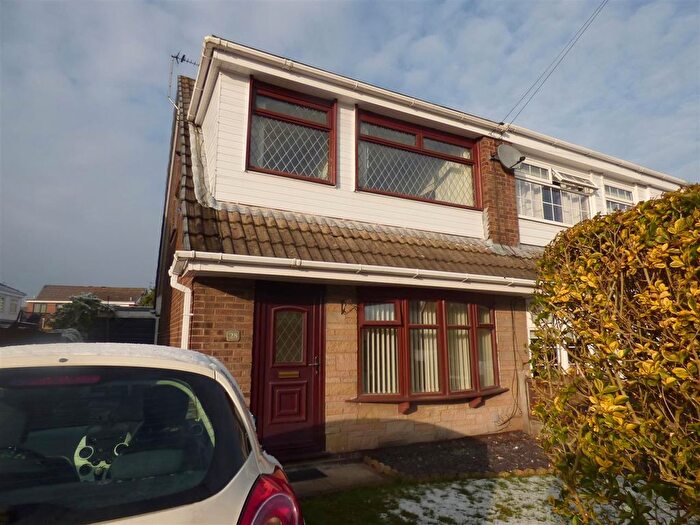 3 Bedroom Semi-Detached House To Rent In Chestnut Avenue, Haydock, St Helens, WA11