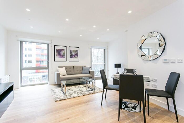 1 Bedroom Apartment To Rent In Rathbone Market, E16