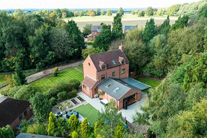 5 Bedroom Detached House For Sale In Wolvey Road, Hinckley, LE10