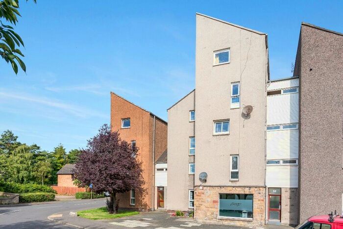 2 Bedroom Flat To Rent In Eskside West, Musselburgh, East Lothian, EH21