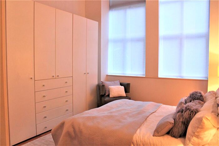 2 Bedroom Apartment To Rent In Dingley Road, Islington, London, EC1V