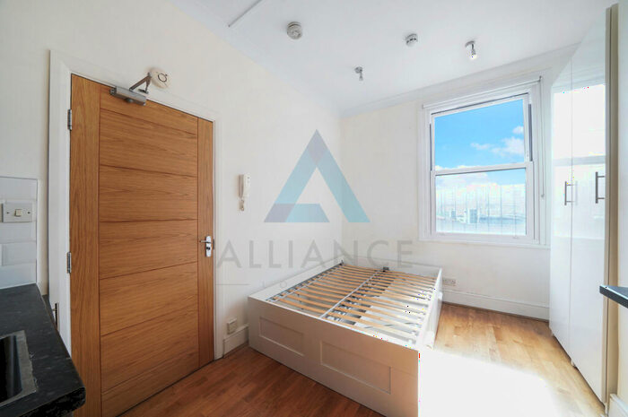 Studio To Rent In A Mile End Road, E1