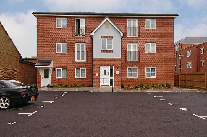 2 Bedroom Apartment To Rent In Edgecombe Road, Headington, OX3