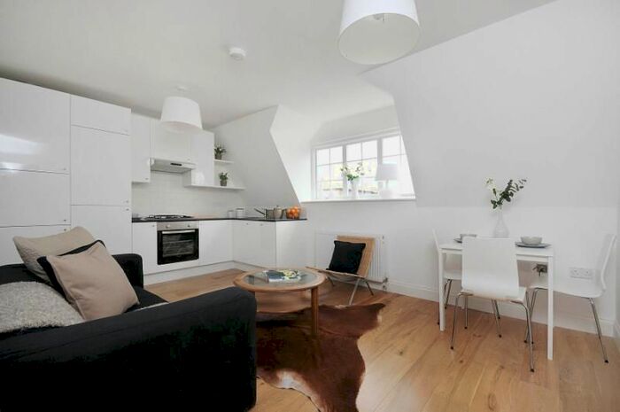 1 Bedroom Flat To Rent In The Vale, Shepherds Bush, London, W3