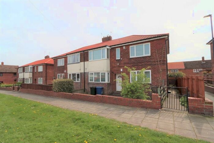2 Bedroom Flat To Rent In Linbridge Drive, Newcastle Upon Tyne, NE5