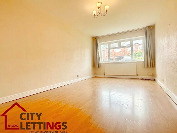 2 Bedroom Maisonette To Rent In Loscoe Gardens, Carrington, NG5