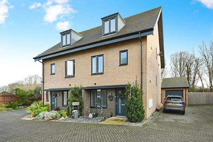 4 Bedroom Semi Detached House For Sale In Nar Close, King's Lynn, PE30