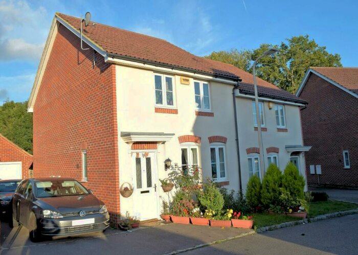 3 Bedroom Semi-Detached House To Rent In Monarch Drive, Shinfield, Reading, Berkshire, RG2