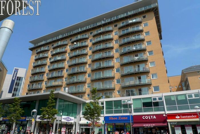 2 Bedroom Flat To Rent In Hamlyn House, Feltham, Middlesex, TW13