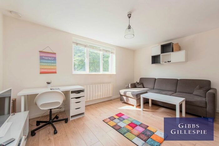 1 Bedroom Flat To Rent In Booth House, High Street, Brentford, TW8