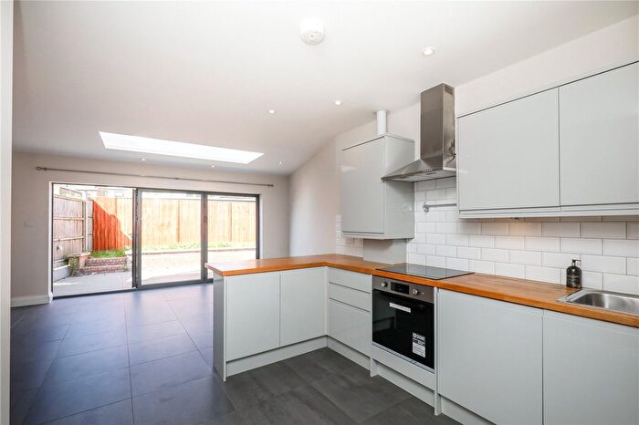 2 Bedroom Flat For Sale In Lexden Road, London, W3